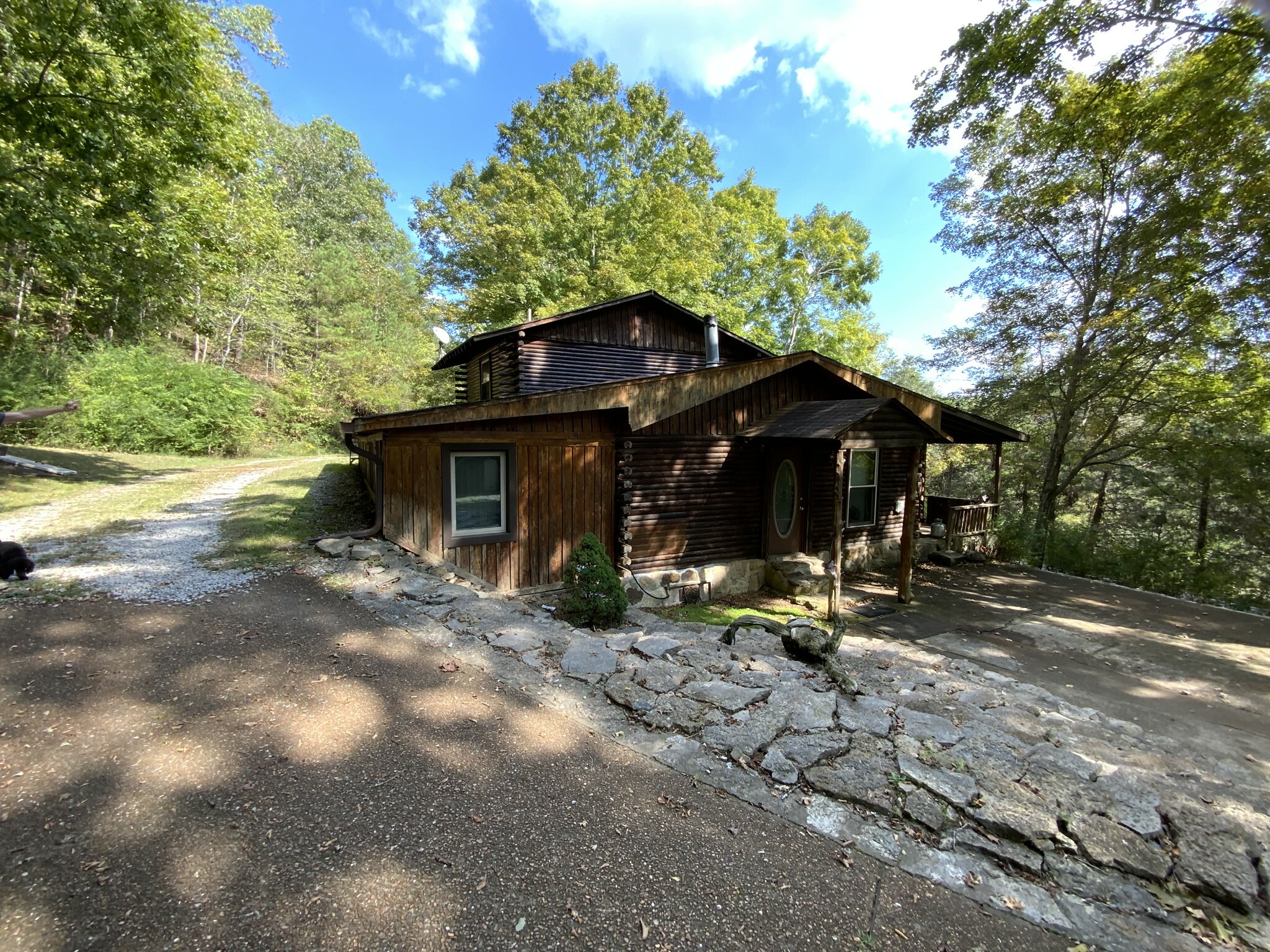 Property Photo:  922 Rockhouse Rd  TN 38462 