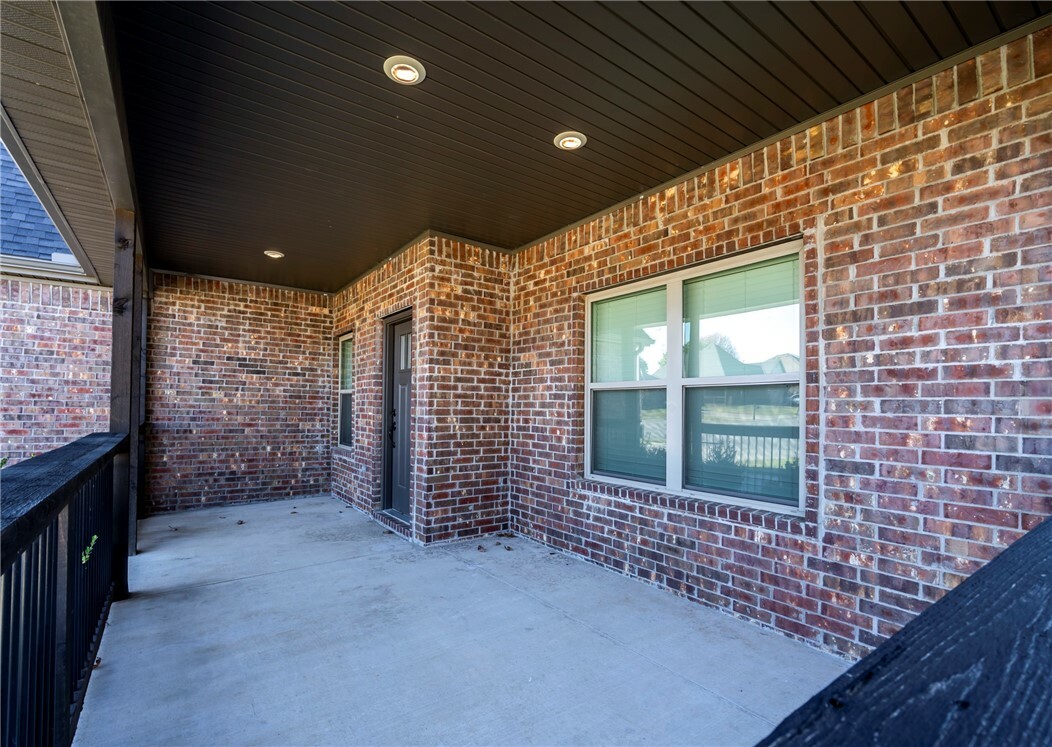 Property Photo:  1413 Reagan Avenue  AR 72734 