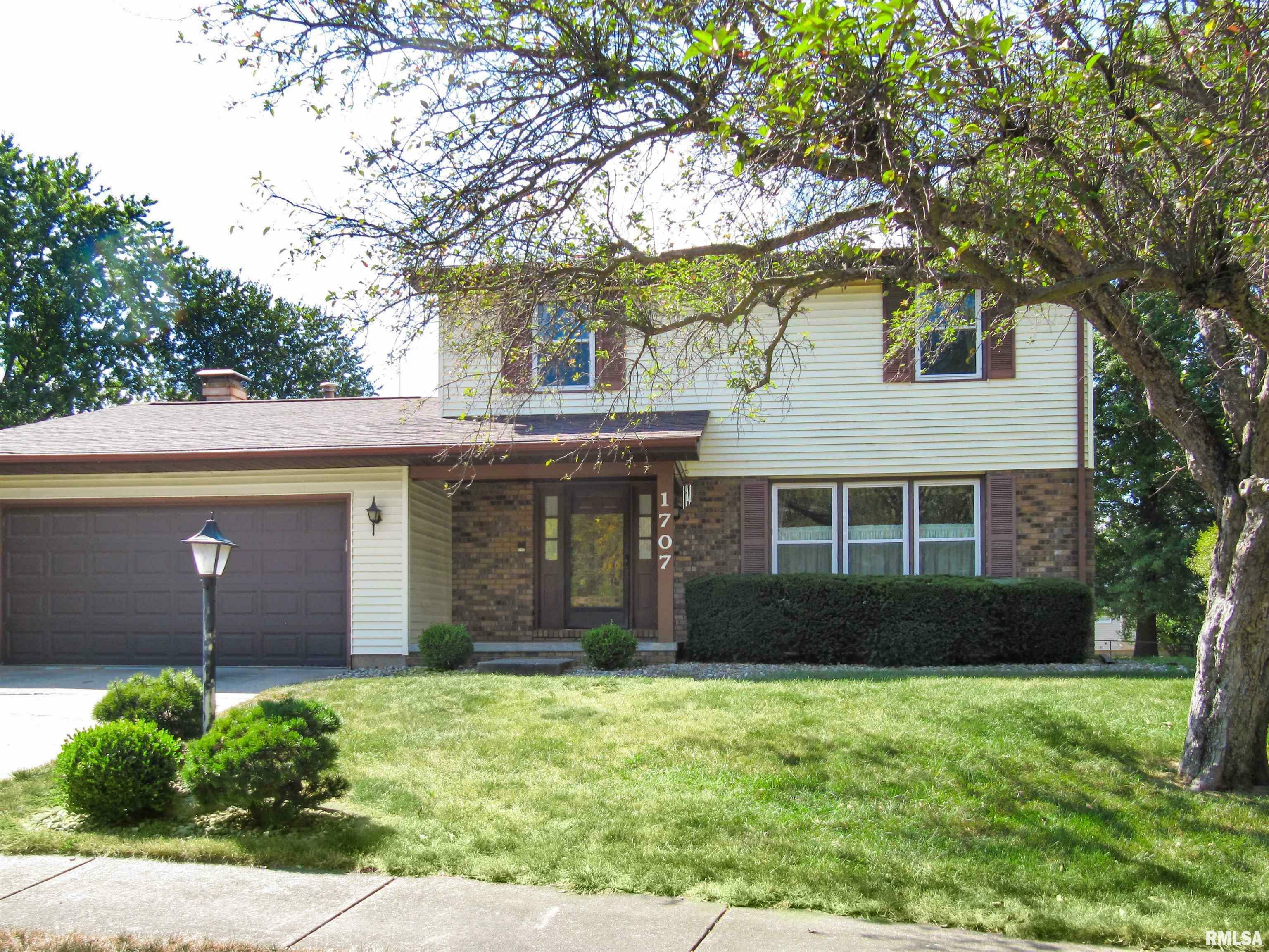 Property Photo:  1707 W Blue Spruce Court  IL 61525 