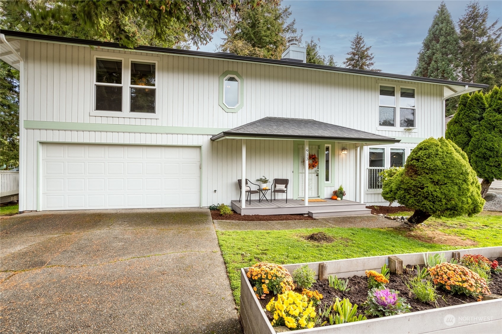 Property Photo:  913 N Newton Street  WA 98406 