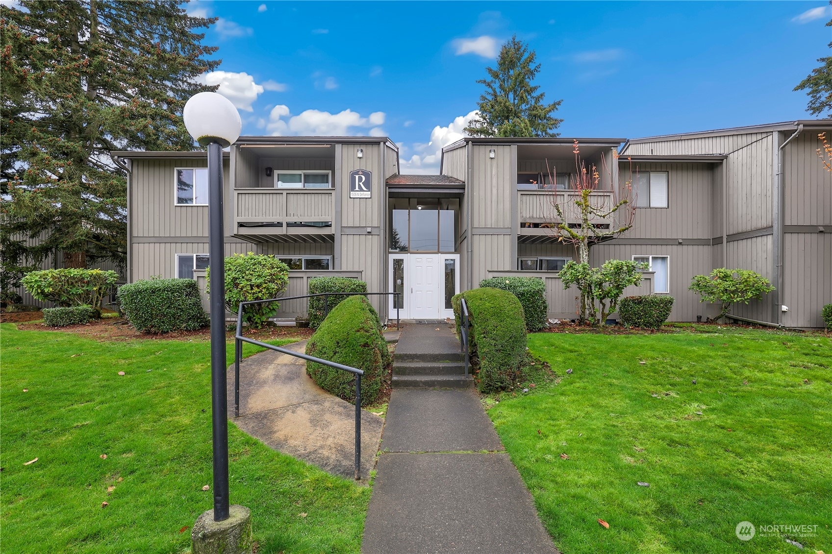 Property Photo:  1506 N Defiance Street R101  WA 98406 