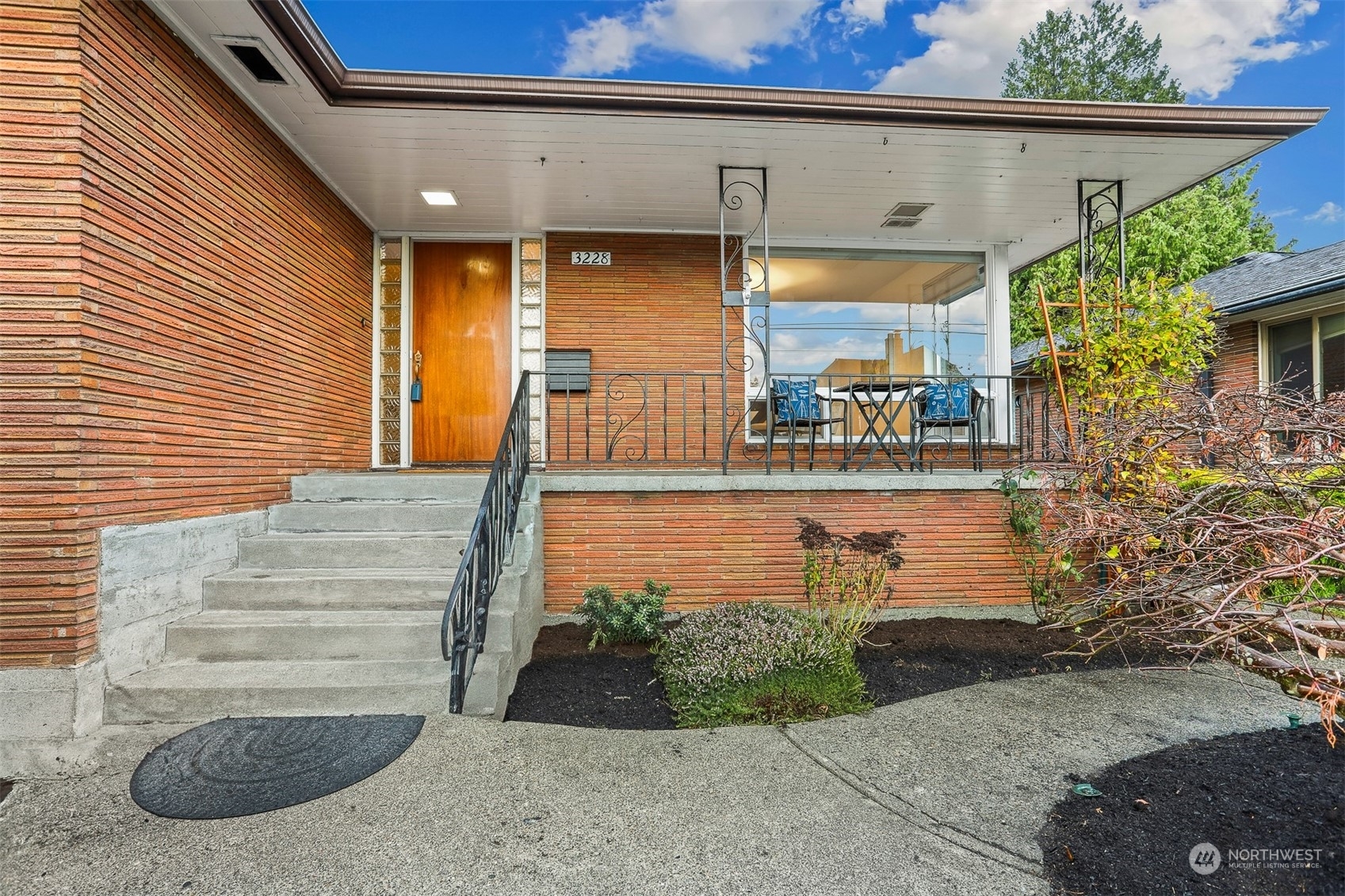 Property Photo:  3228 NW 74th Street  WA 98117 