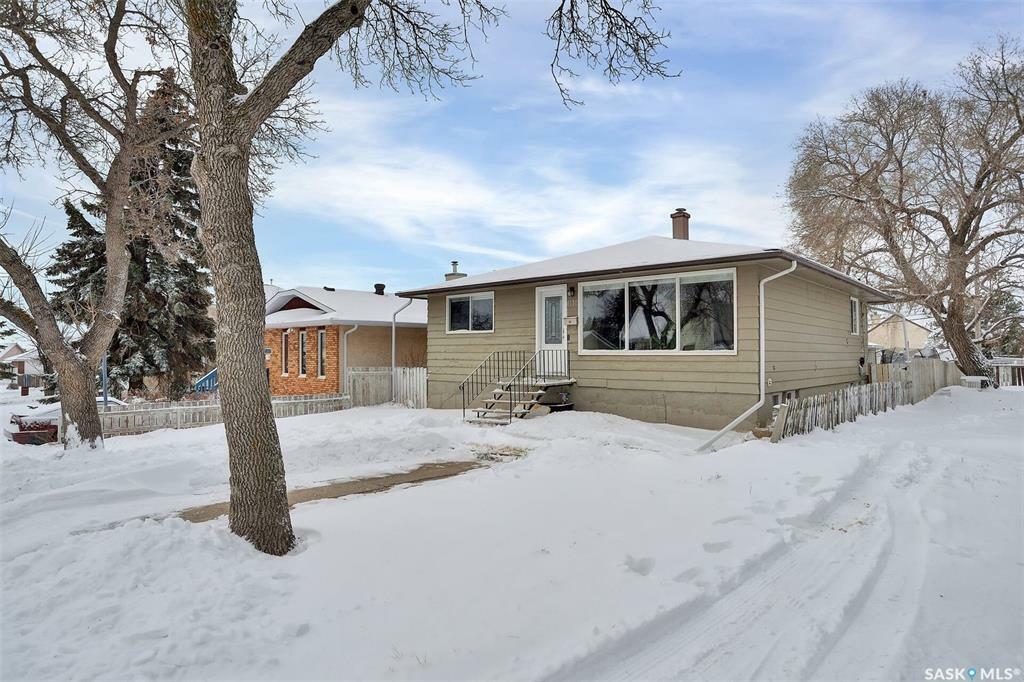 Property Photo:  1130 Fort Street  SK S4T 5R8 