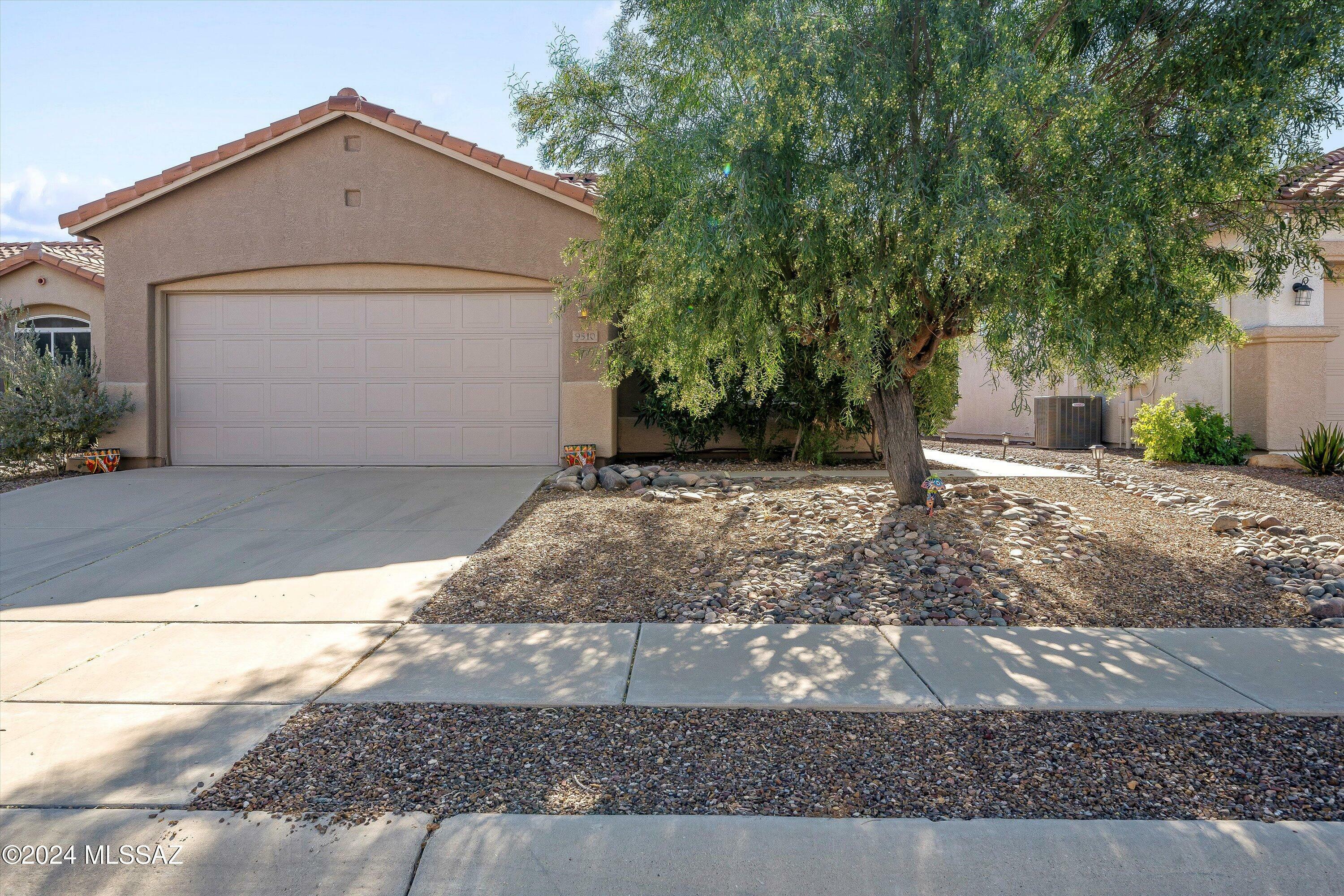 9510 N Twinkling Shadows Way  Tucson AZ 85743 photo