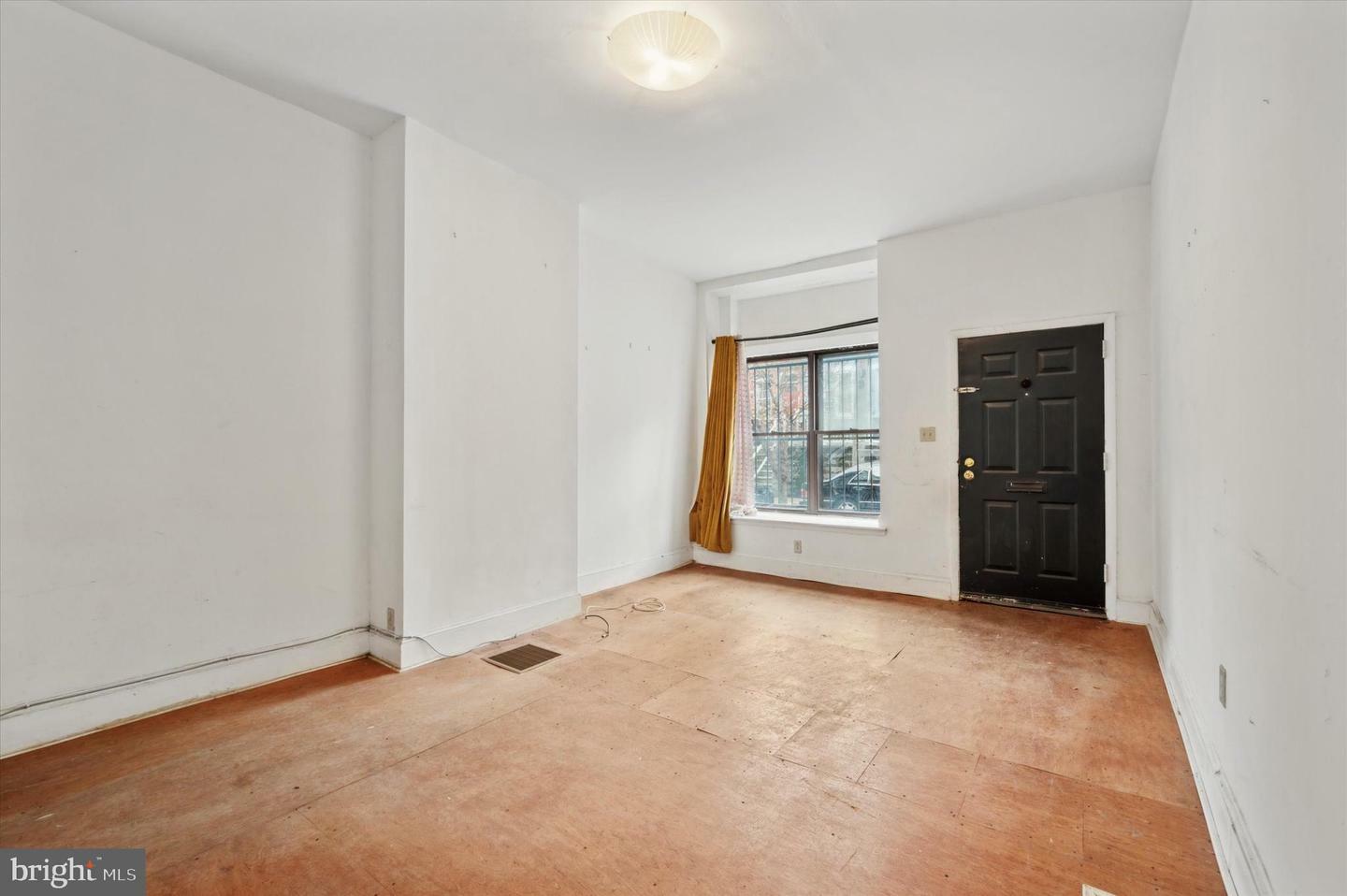 Property Photo:  1215 N Taney Street  PA 19121 