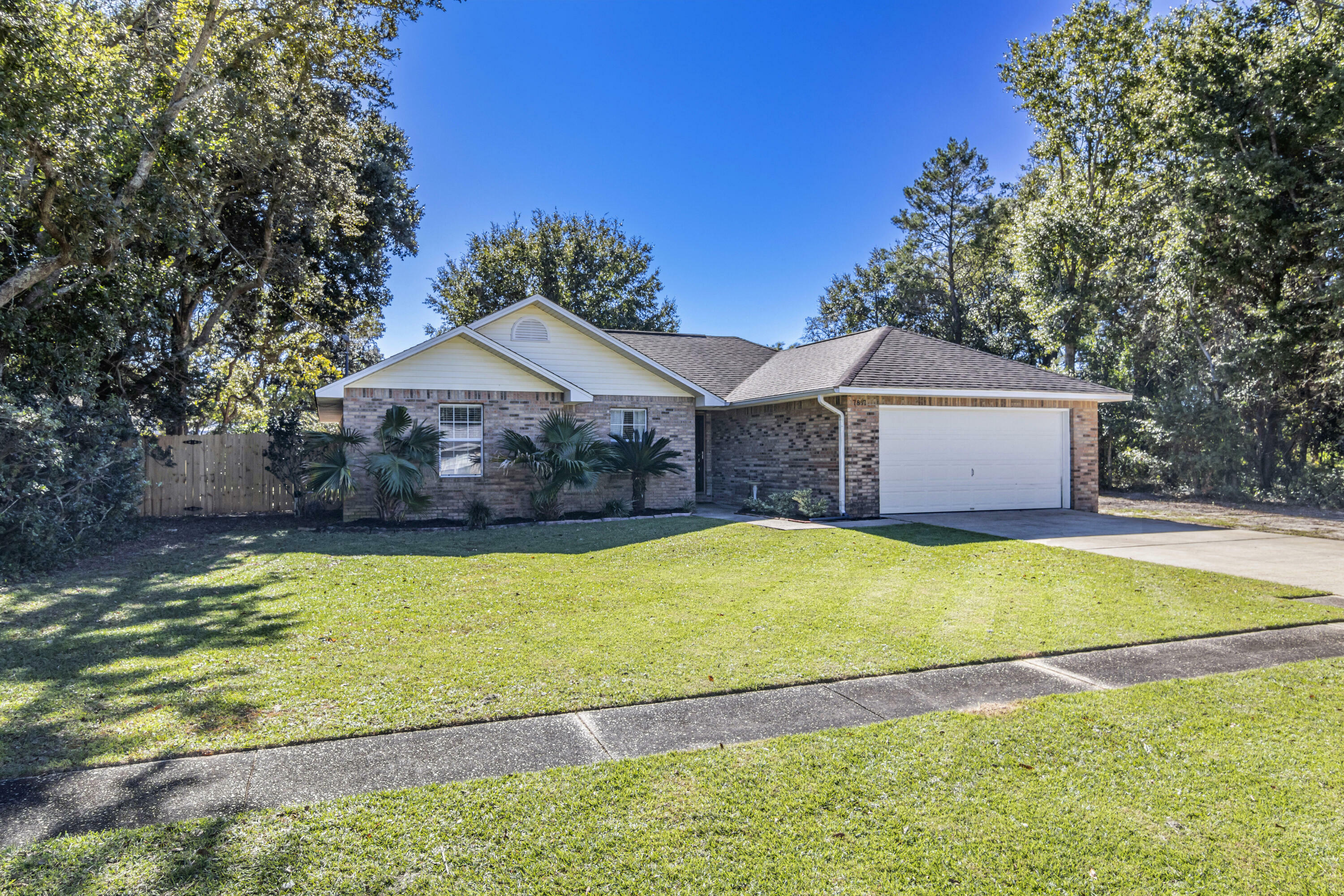 Property Photo:  7897 Pleasant Oak Avenue  FL 32566 