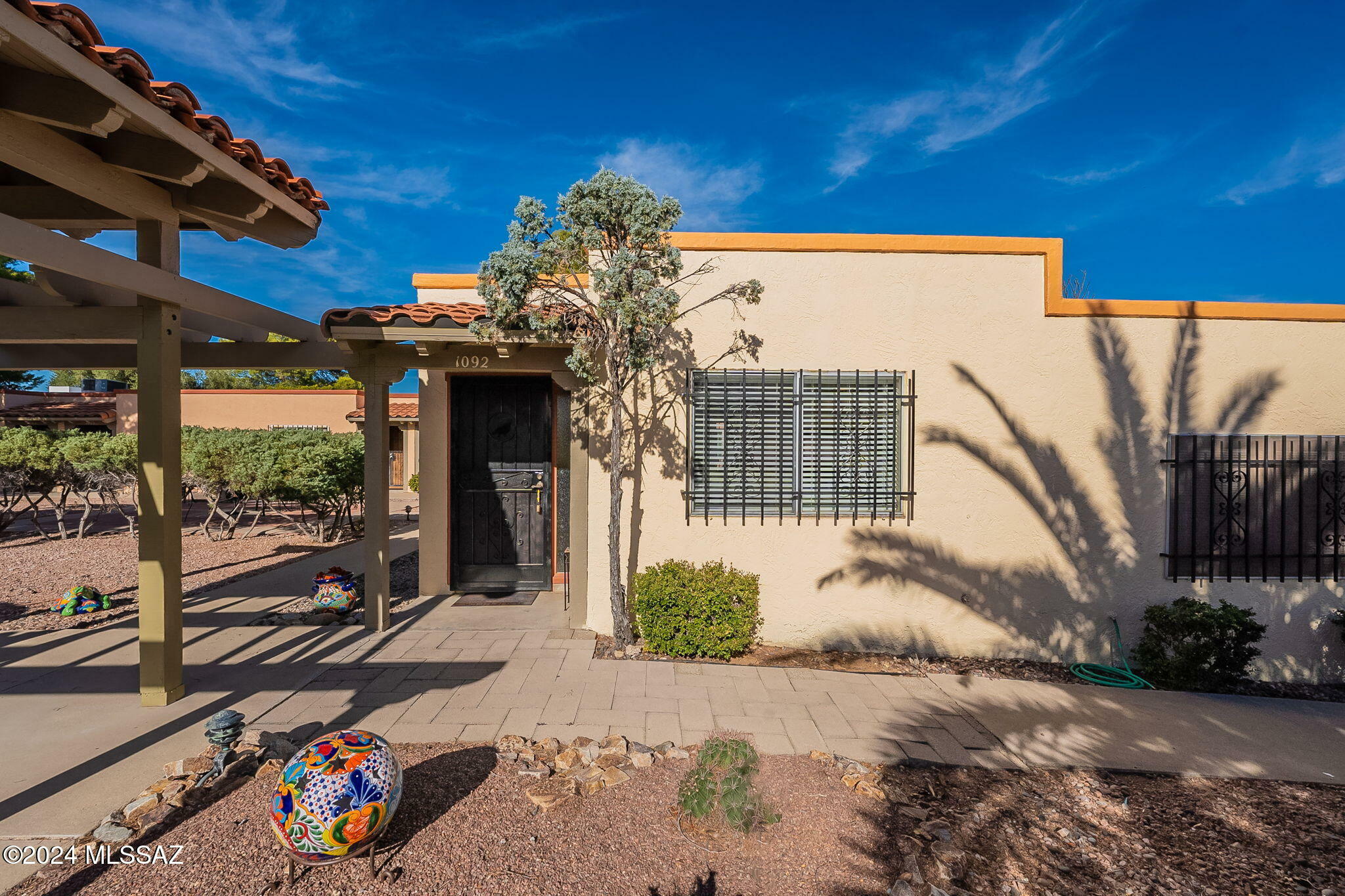 Property Photo:  1092 S Calle De La Temporada  AZ 85614 