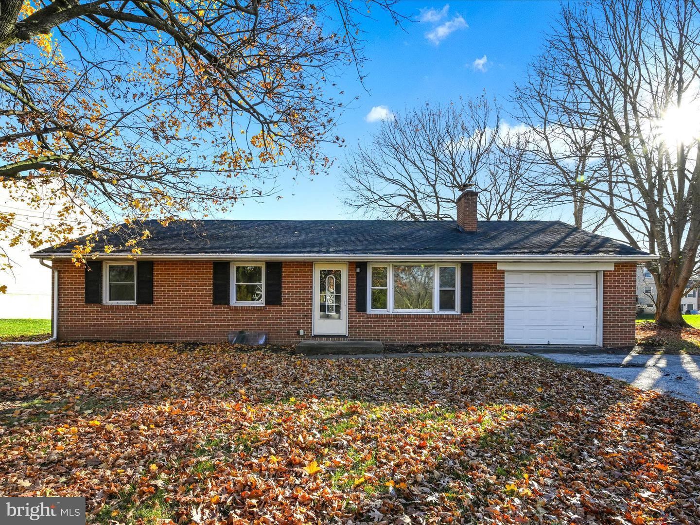 2060 Greenbriar Road  York PA 17404 photo