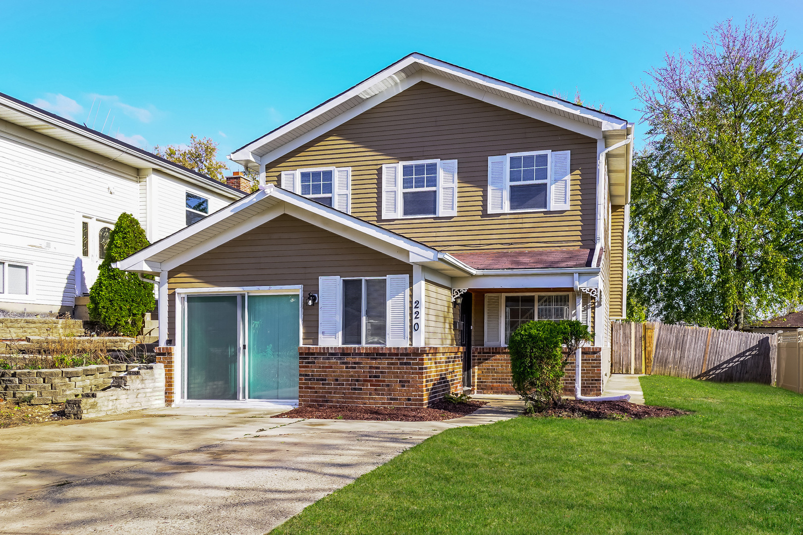 Property Photo:  220 Mill Stream Drive  IL 60440 