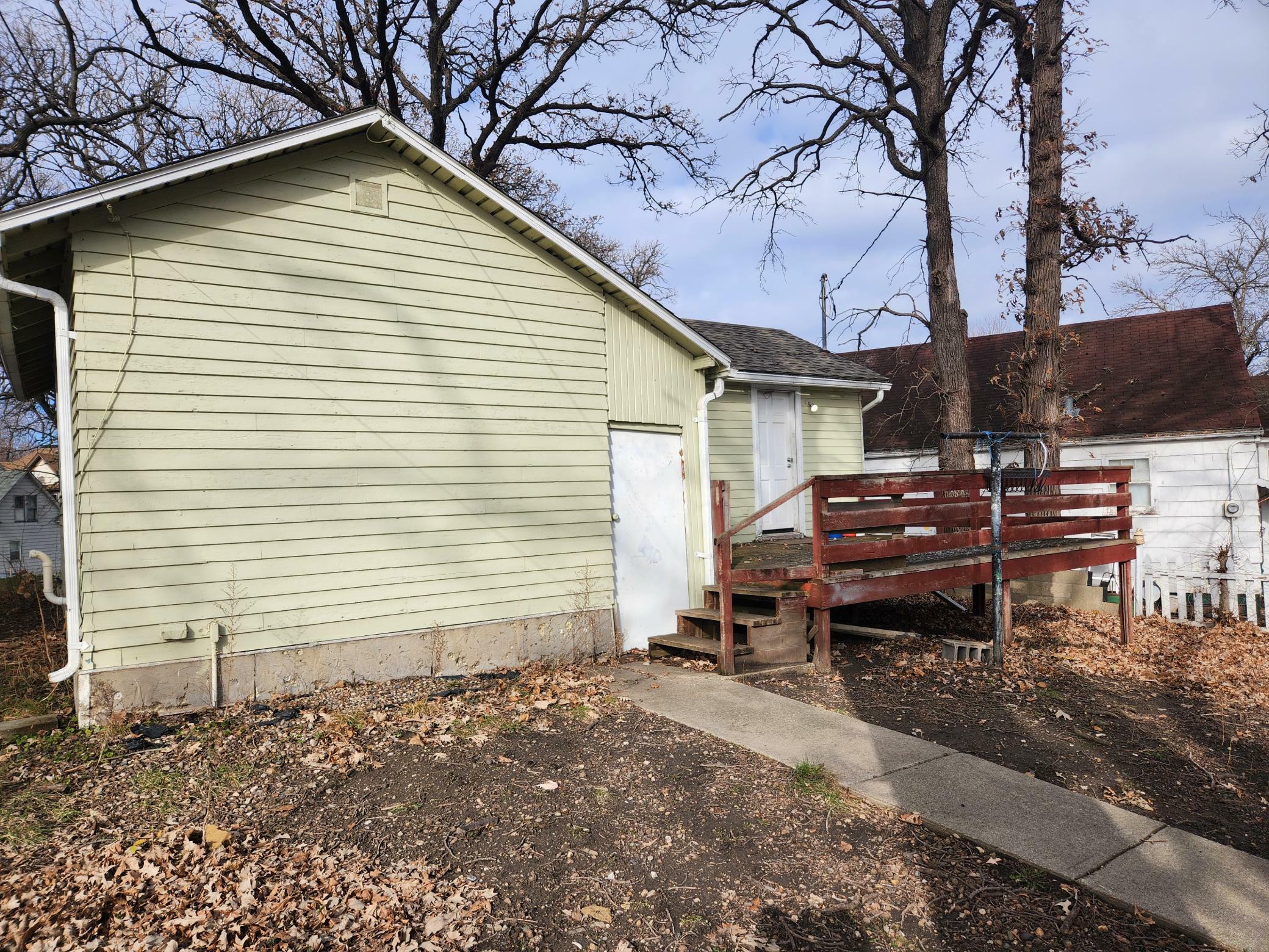 Property Photo:  525 Triangle Drive  MN 56007 