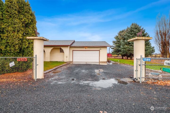 Property Photo:  7589  Redmond Road NE  WA 98837 