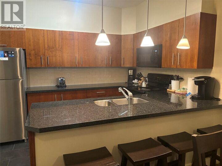 2049 Summit Drive 314D — photo 1