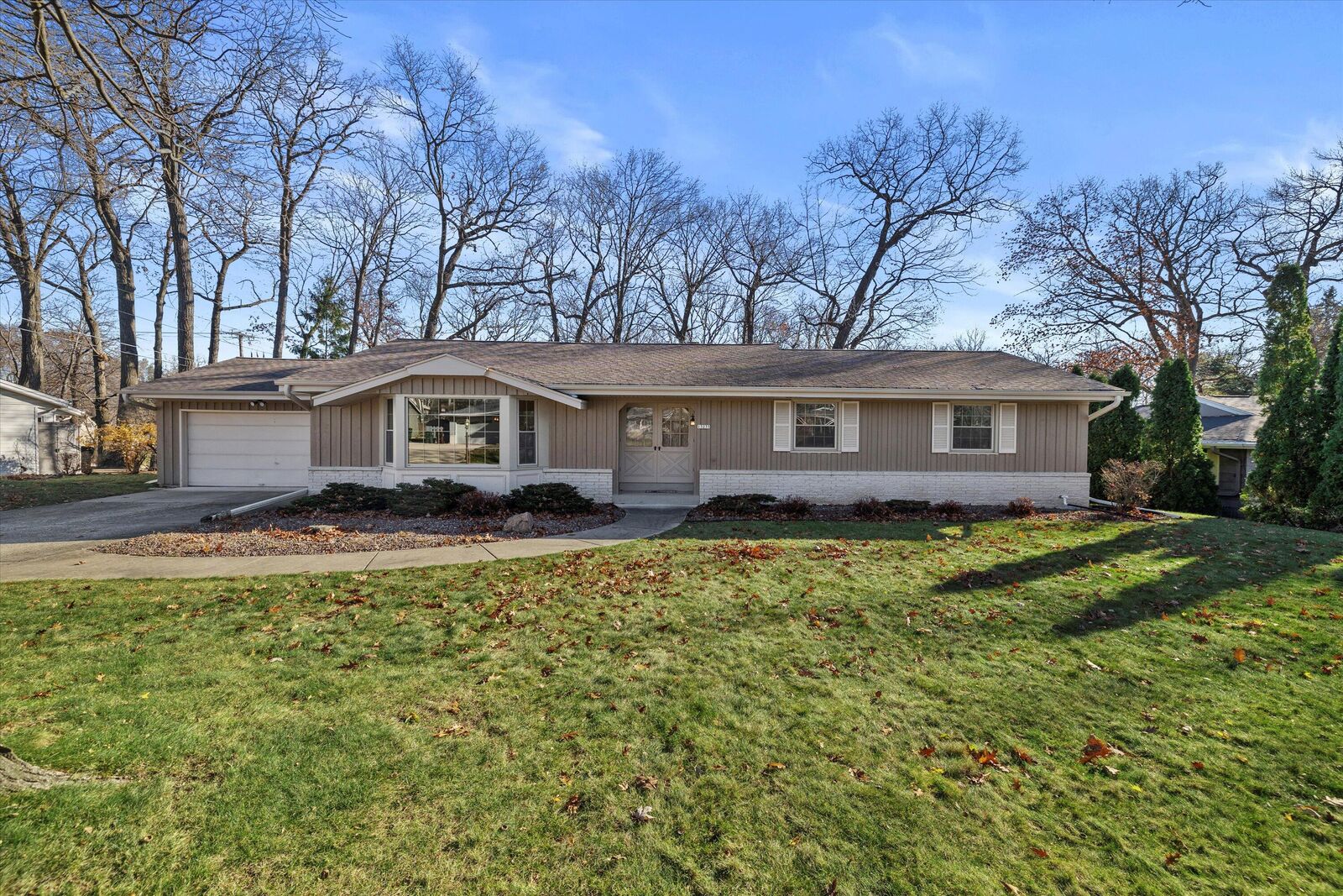 Property Photo:  13235 W Old Oak Ln  WI 53151 