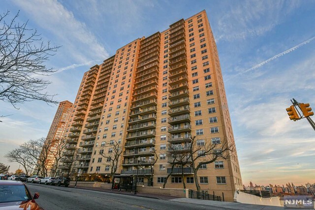 Property Photo:  6600 Kennedy Boulevard 22J  NJ 07093 