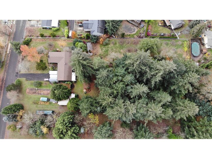 Property Photo:  SE Hillcrest Rd  OR 97086 