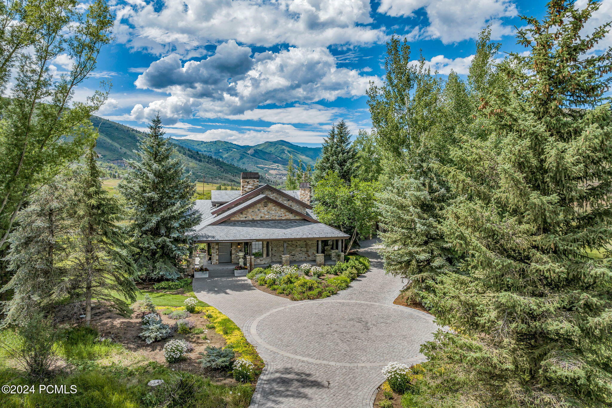 Property Photo:  2743 Meadow Creek Drive  UT 84060 