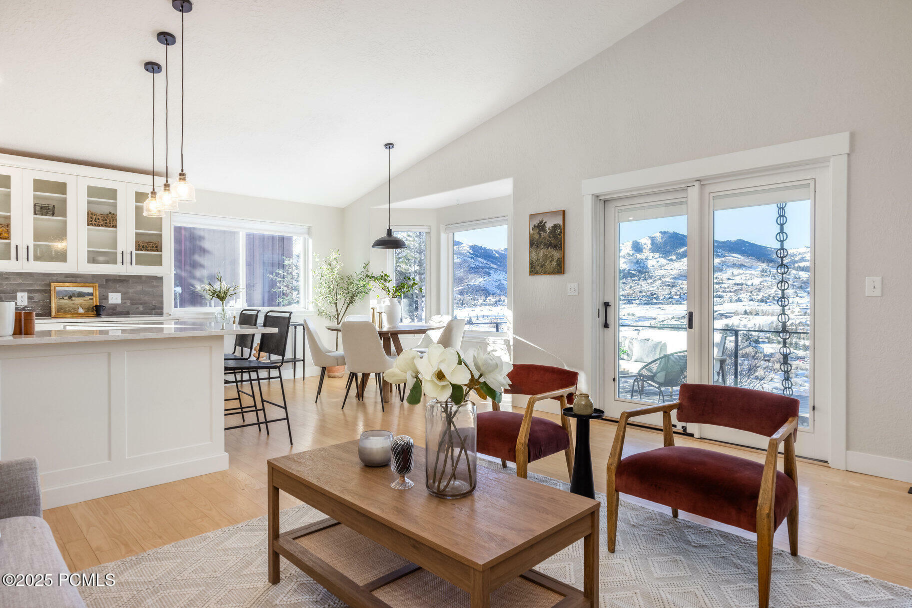 Property Photo: 8838 Cheyenne Way UT 84098