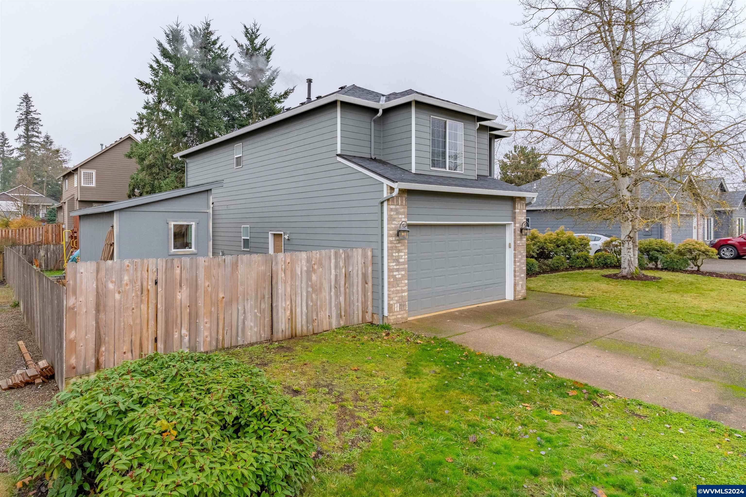 Property Photo:  2738  Avalon Av SE  OR 97306 