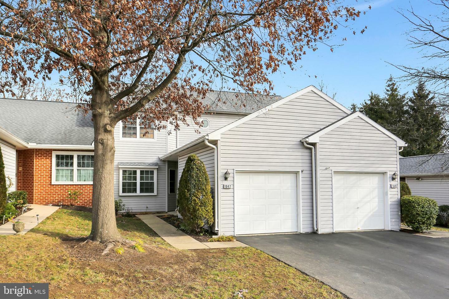 Property Photo:  1047 Pond Ridge Drive  PA 17111 