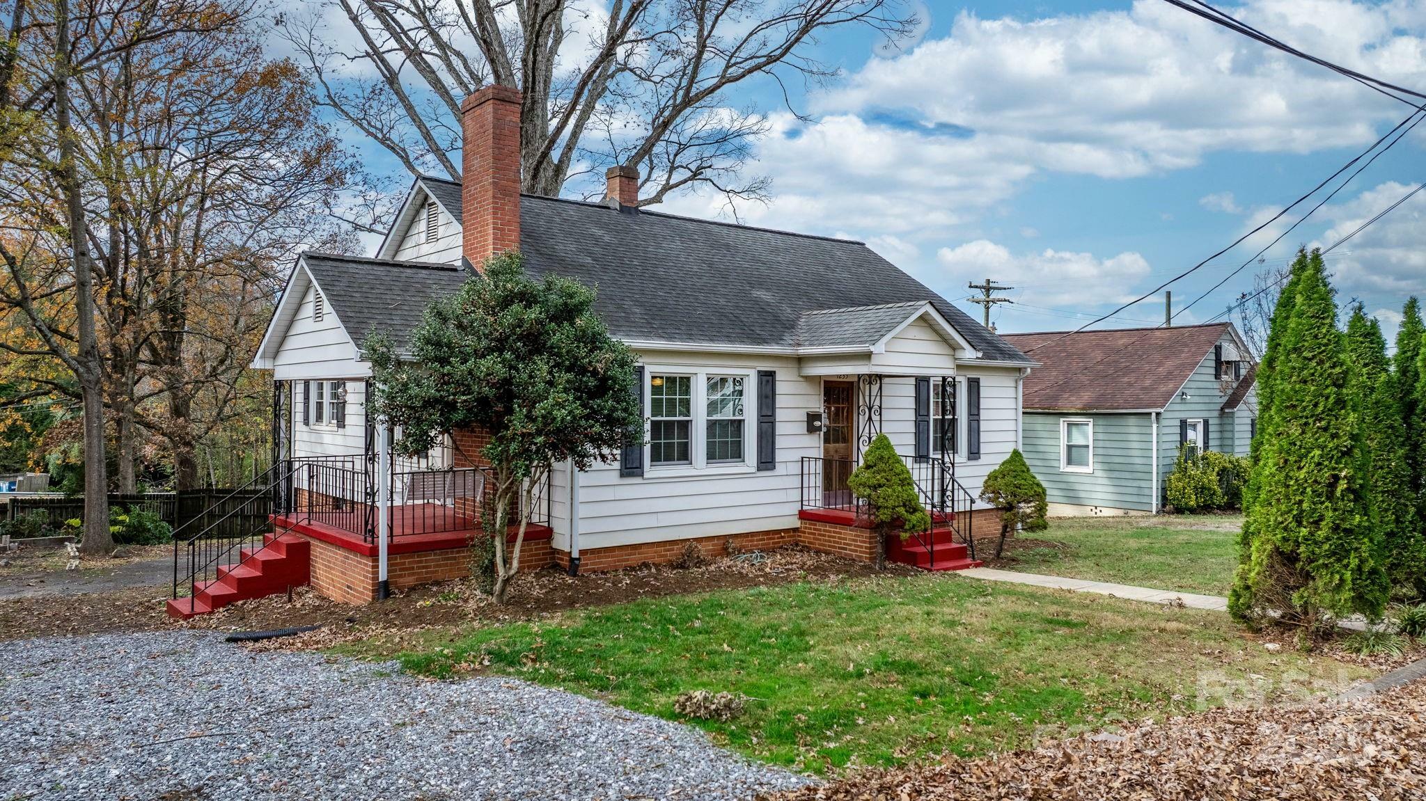 Property Photo: 1235 10th Street NE NC 28601