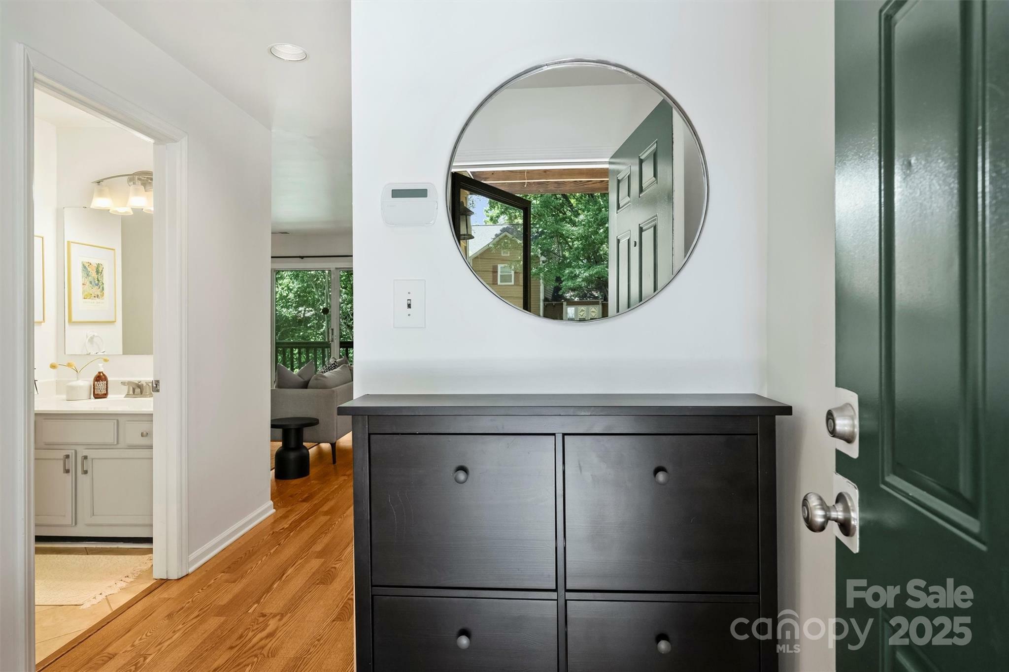 Property Photo: 3302 Selwyn Farms Lane 9 NC 28209