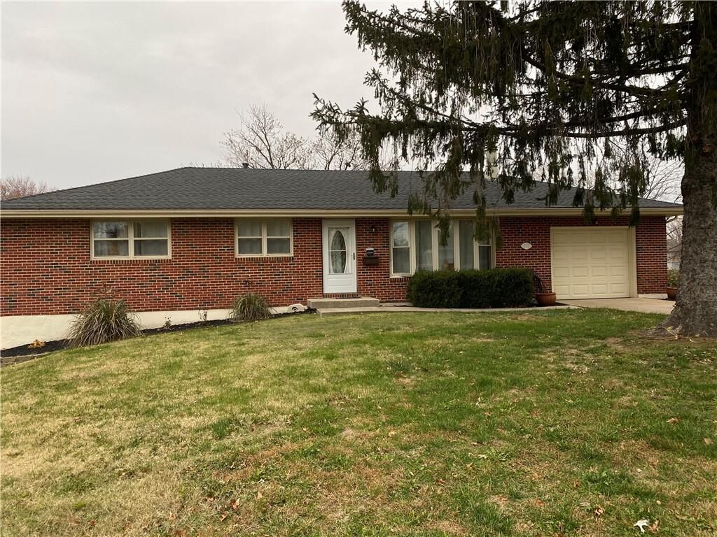 Property Photo:  112 Sunset Lane  MO 64024 