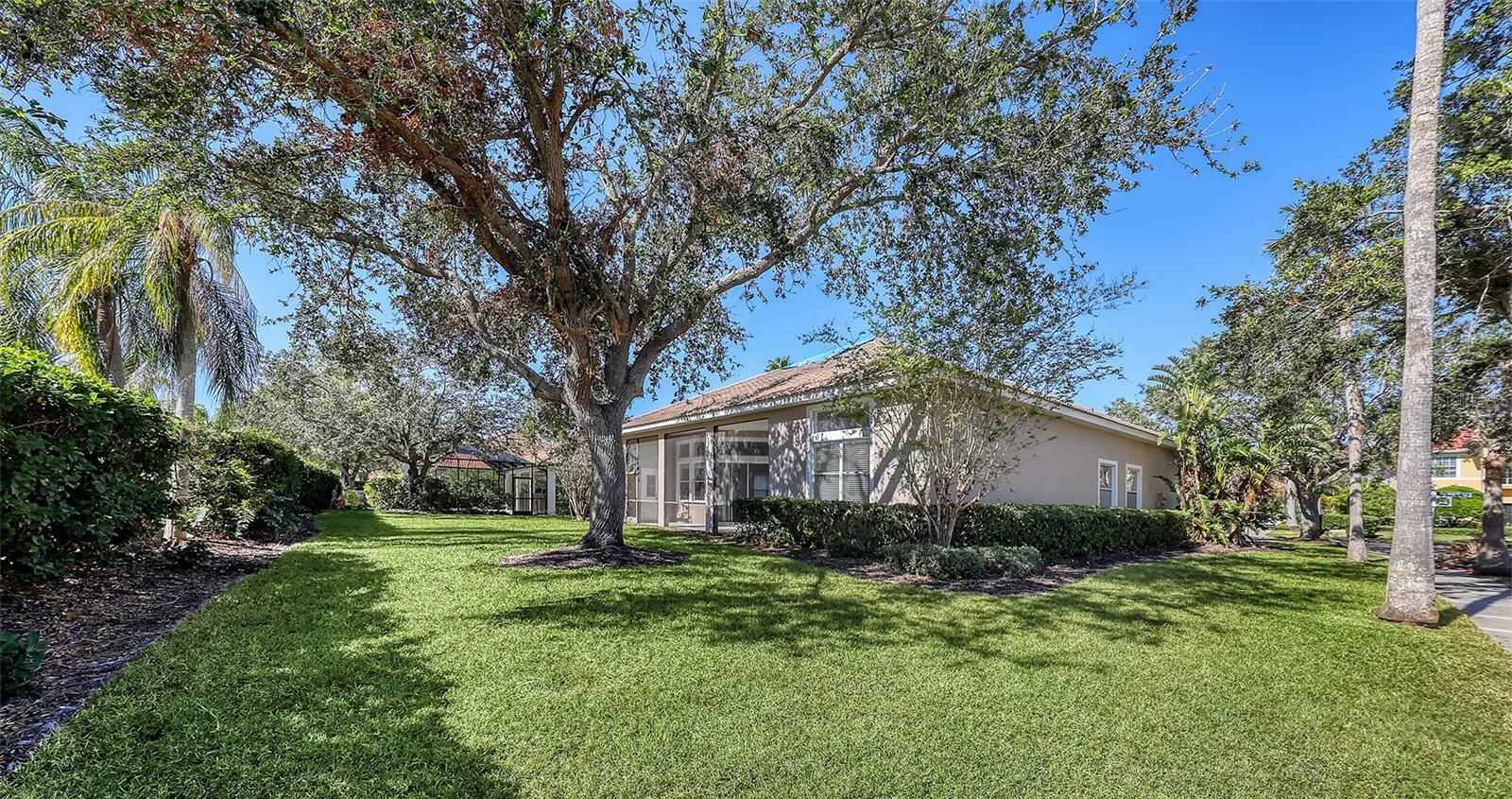 Property Photo:  6836 Bay Hill Drive  FL 34202 