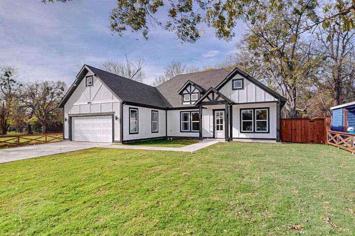 Property Photo:  1110 Norris Street  TX 75428 