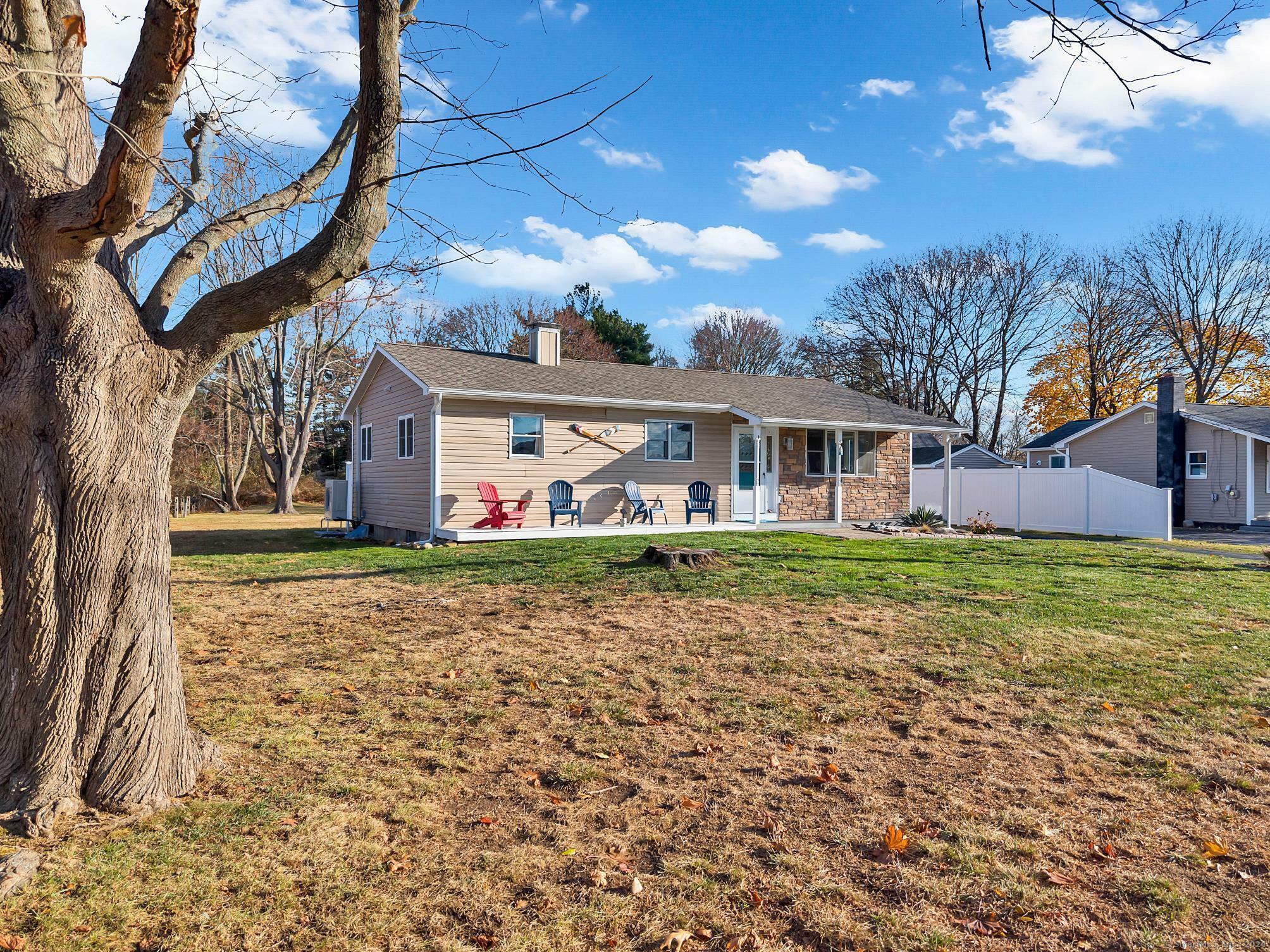 Property Photo:  6 Briarwood Drive  CT 06475 