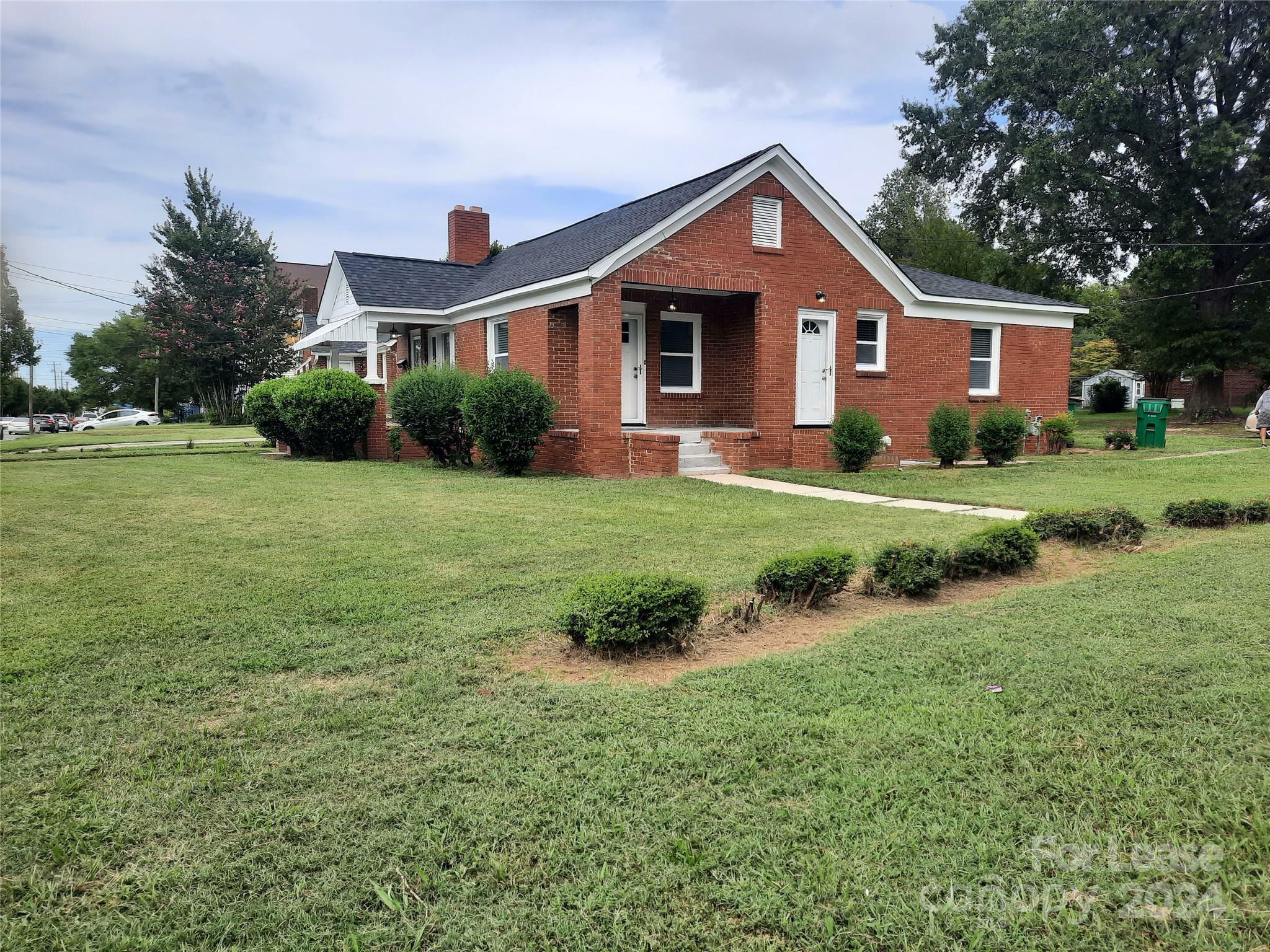 Property Photo:  2424 Statesville Avenue  NC 28206 