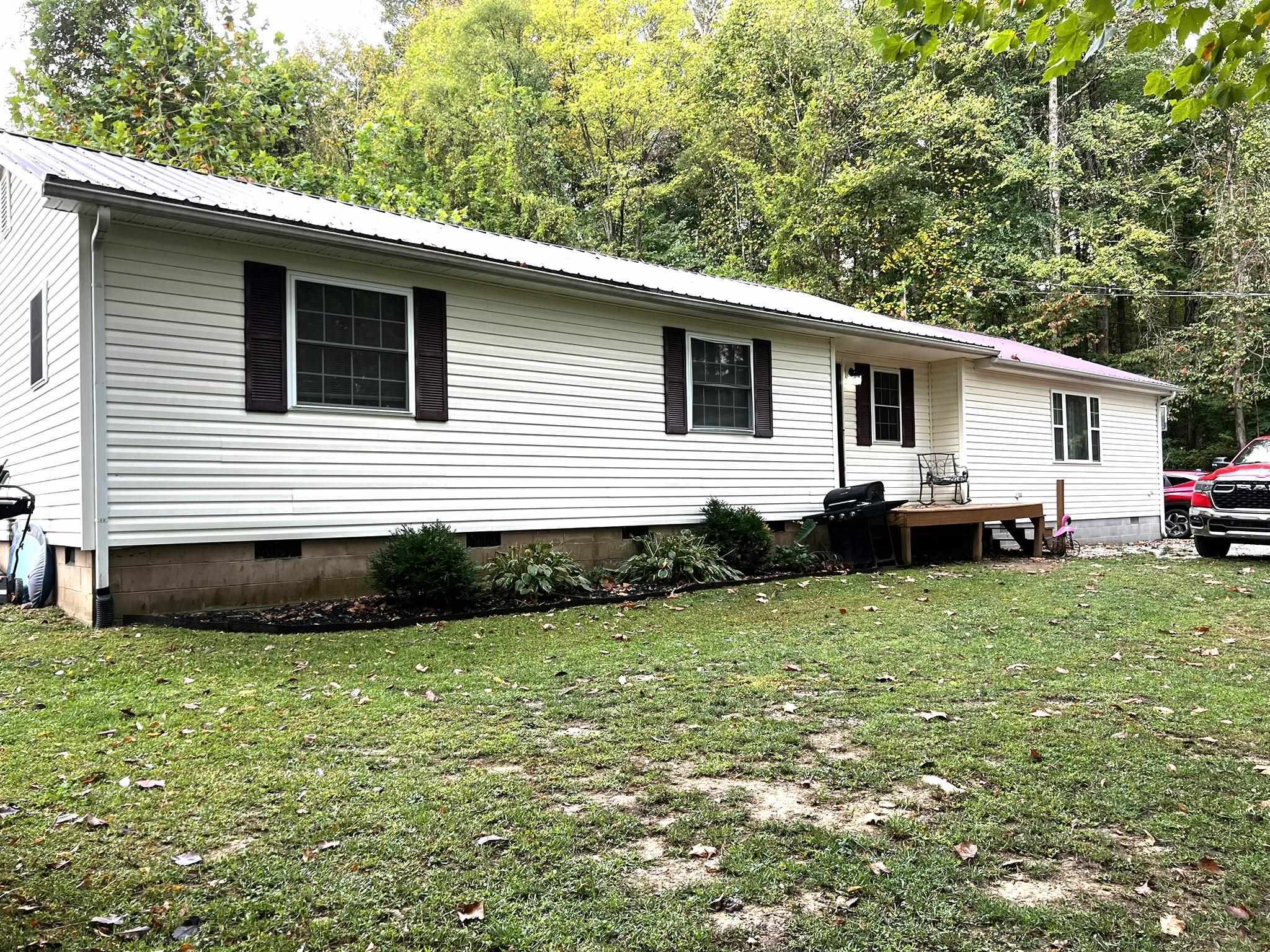 Property Photo:  433 Honey Lane  KY 41164 