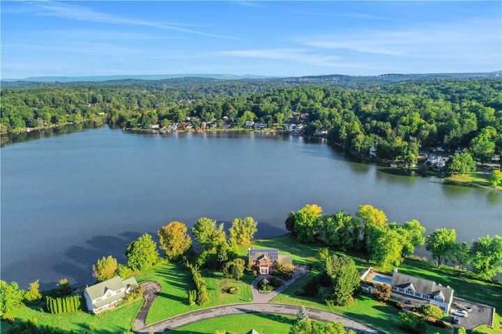 Property Photo:  50 Waterview Terrace  NY 12553 