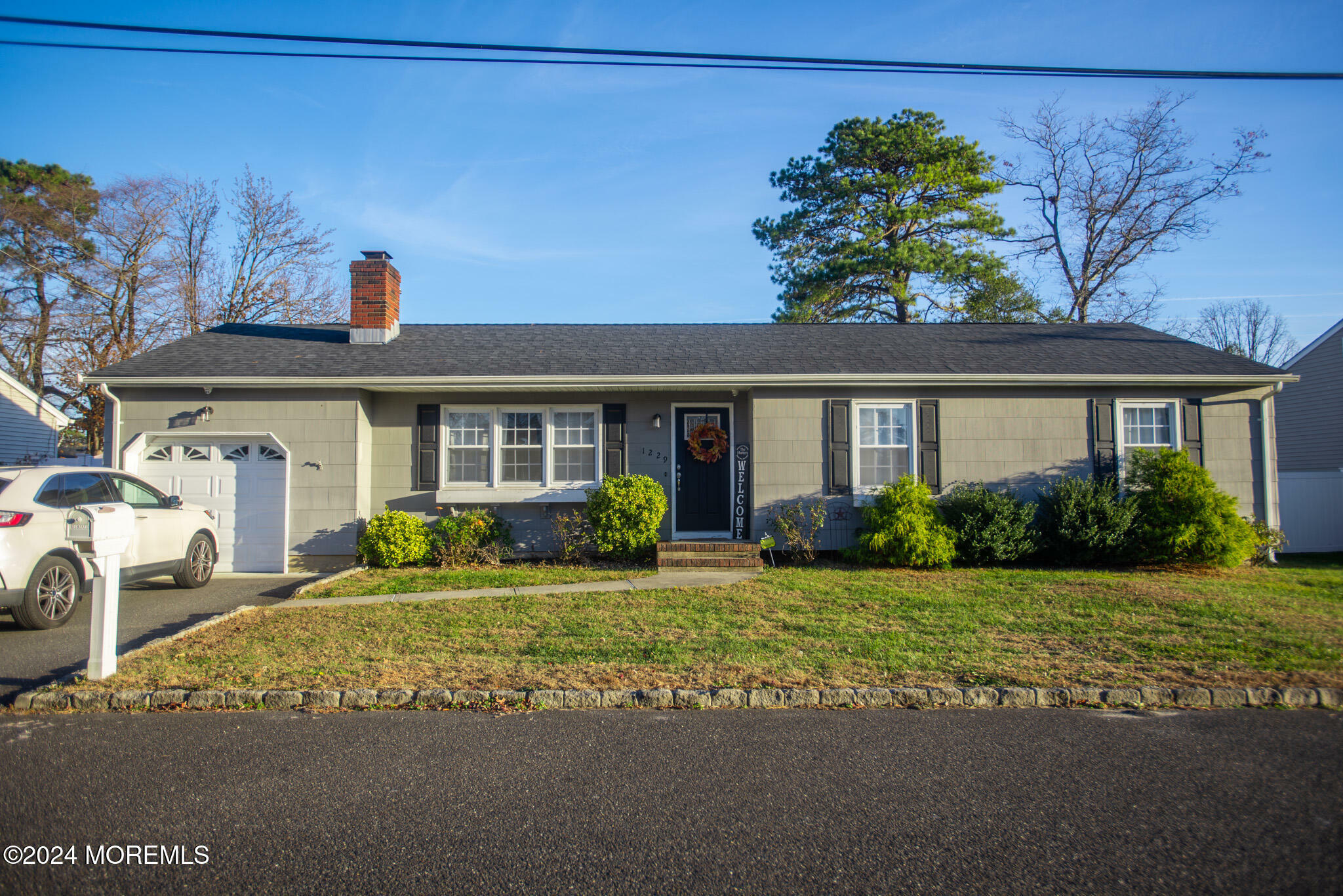 Property Photo:  1229 Anchor Avenue  NJ 08722 