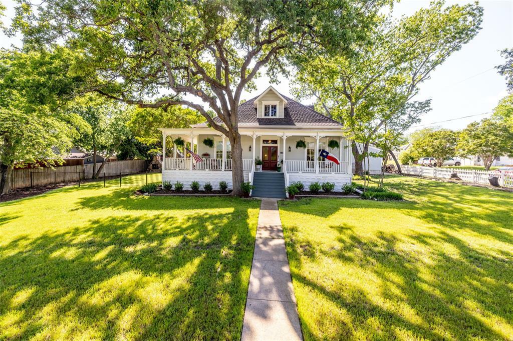 Property Photo:  316 S Lamar Street  TX 76086 