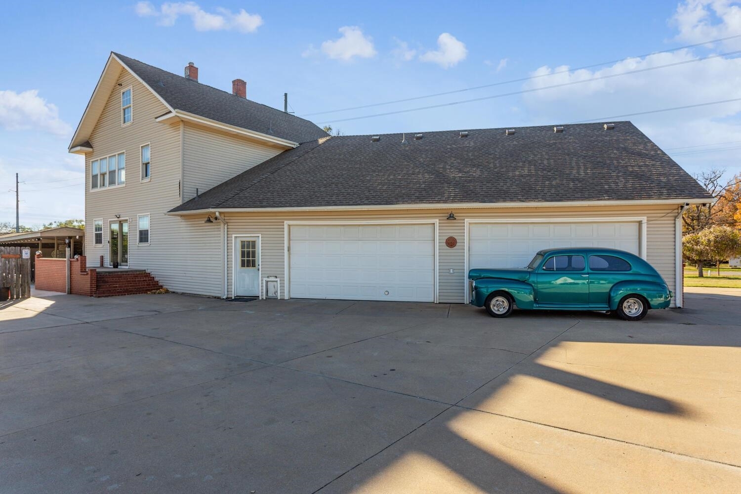 Property Photo:  5026 N Arkansas Ave  KS 67204 