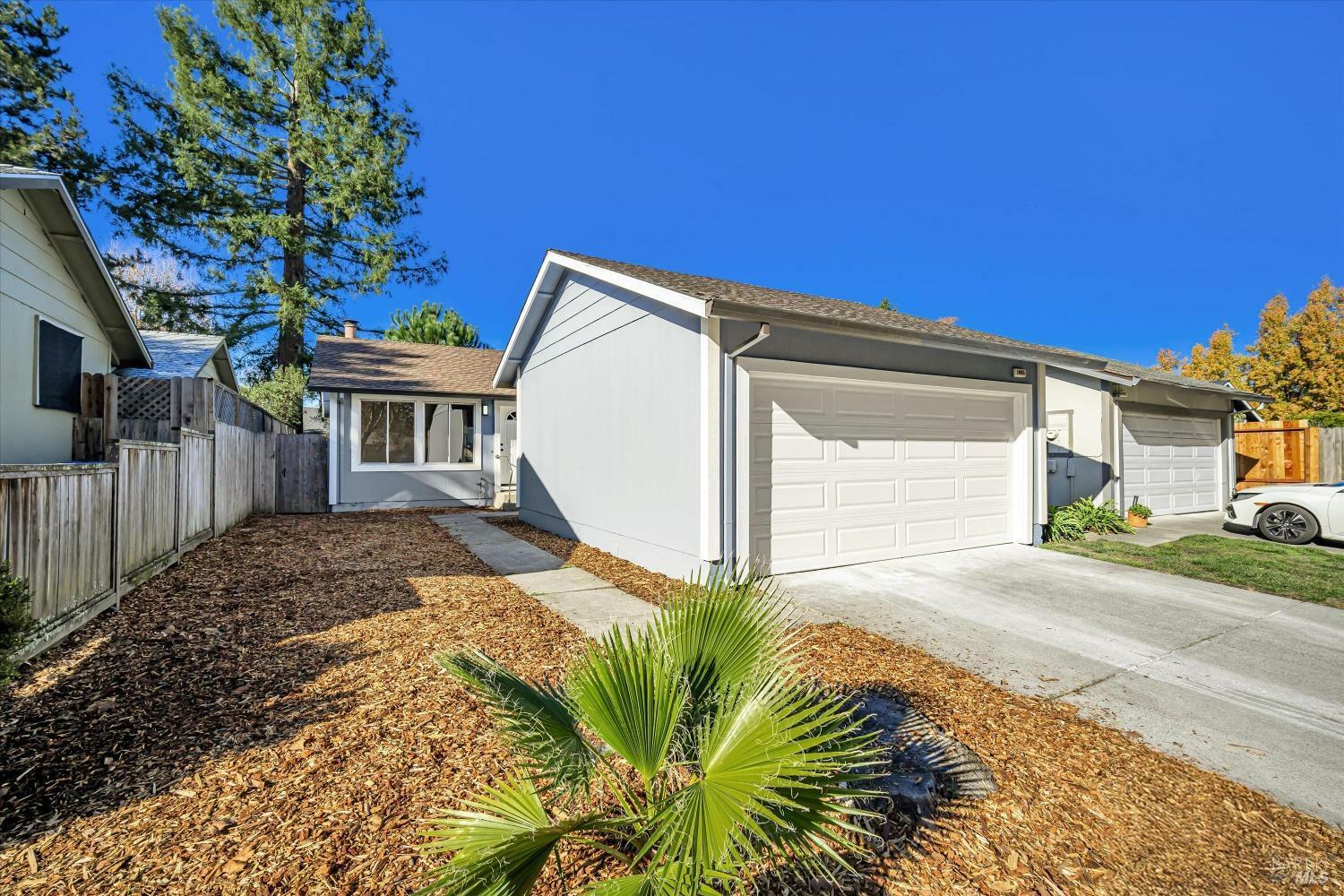 Property Photo:  1065 Wickfield Way  CA 95401 