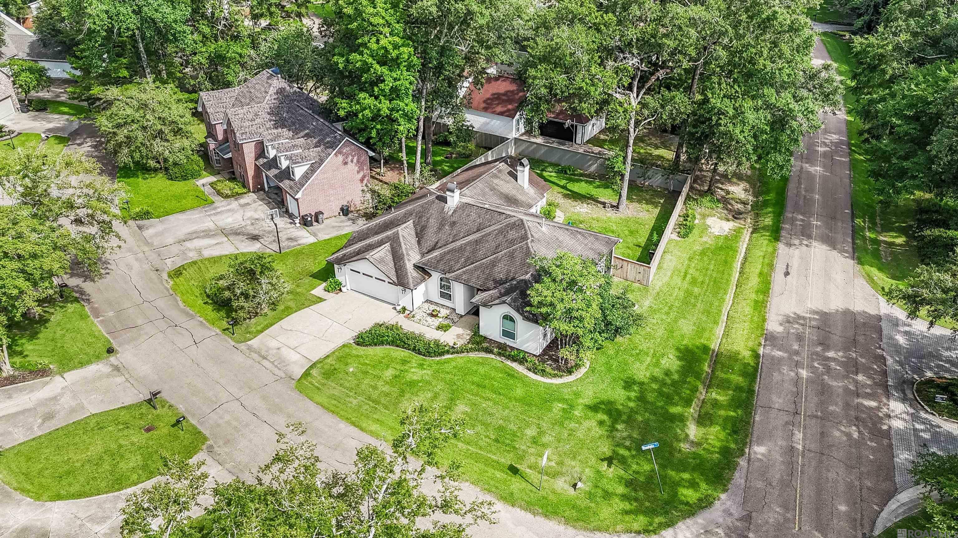 Property Photo: 3912 Indian Run Dr LA 70816