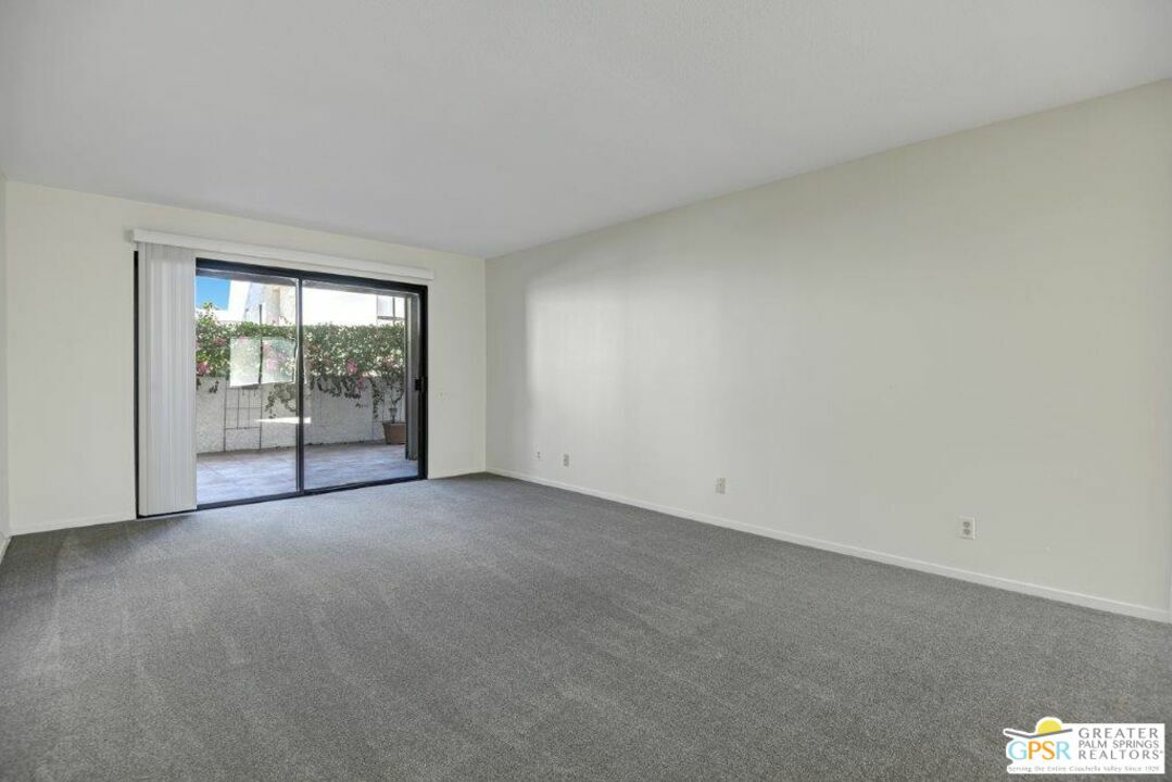 Property Photo:  290  E San Jose Rd #50  CA 92264 