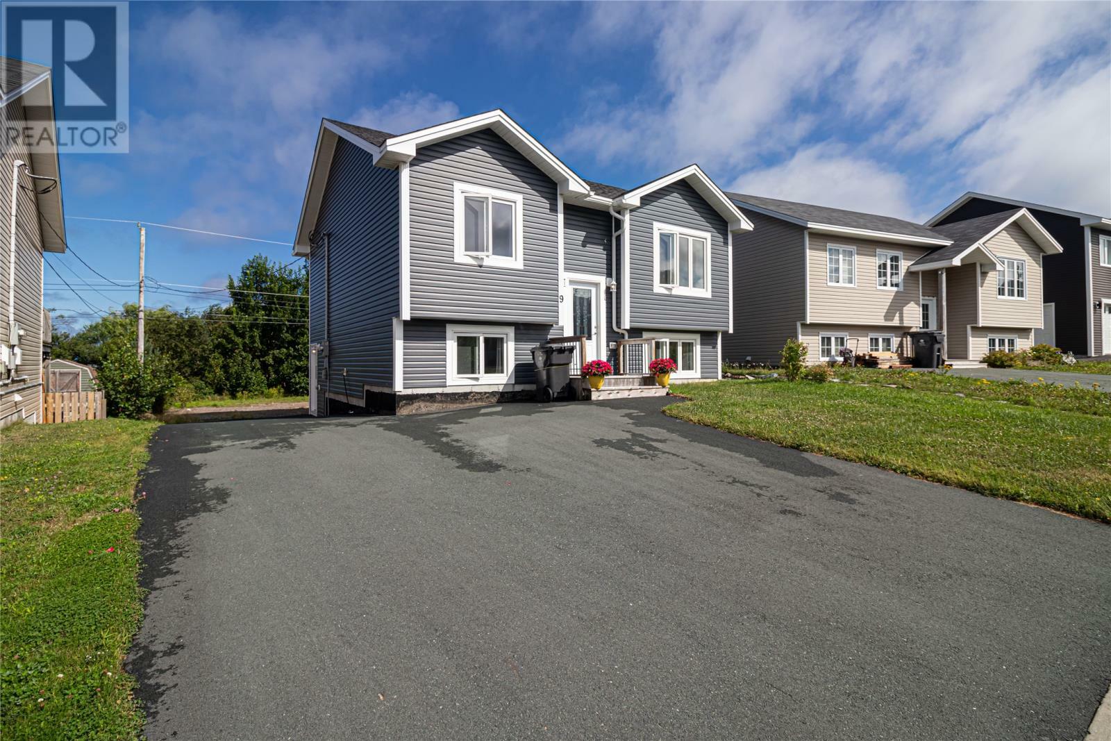 Photo de la propriété:  9 Chatwood Crescent  NL A1X 6L6 