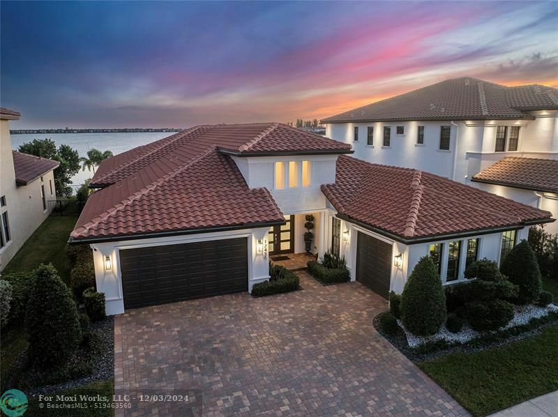 Property Photo:  12430 N Parkland Bay Trl  FL 33076 