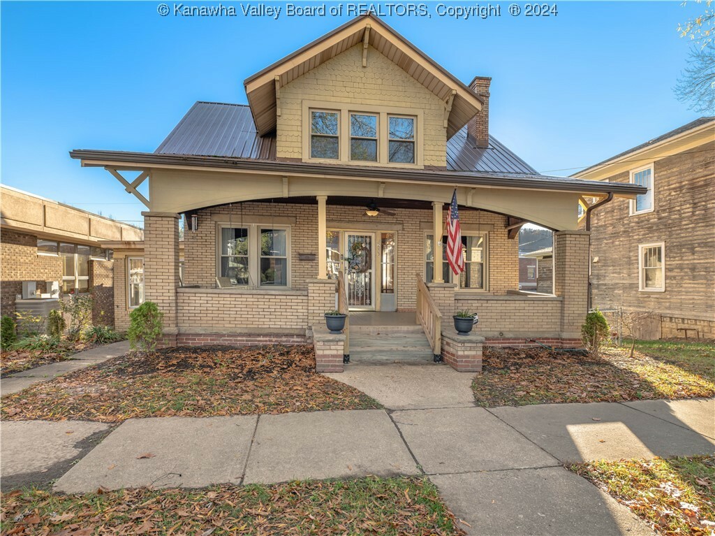 Property Photo: 213 5th Avenue WV 25177