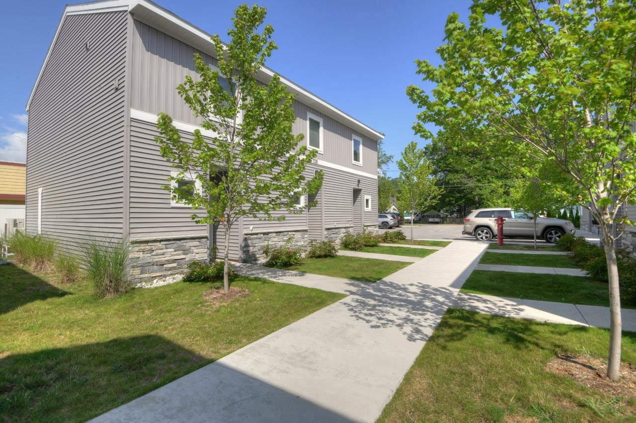 Property Photo:  1139 E Eighth Street  MI 49686 