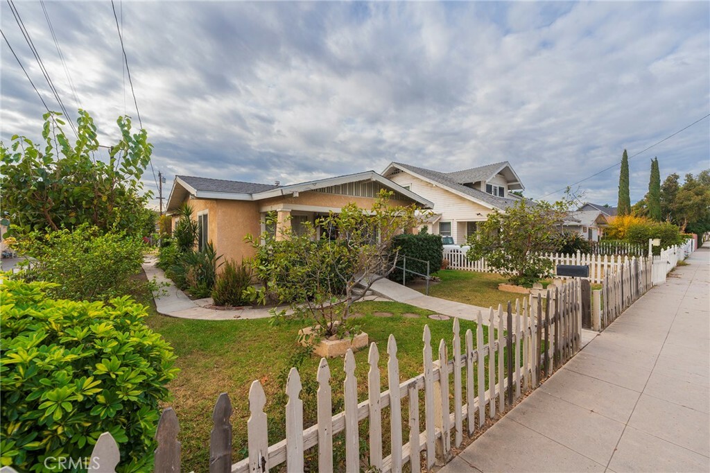 Property Photo:  415 S Bush Street  CA 92805 