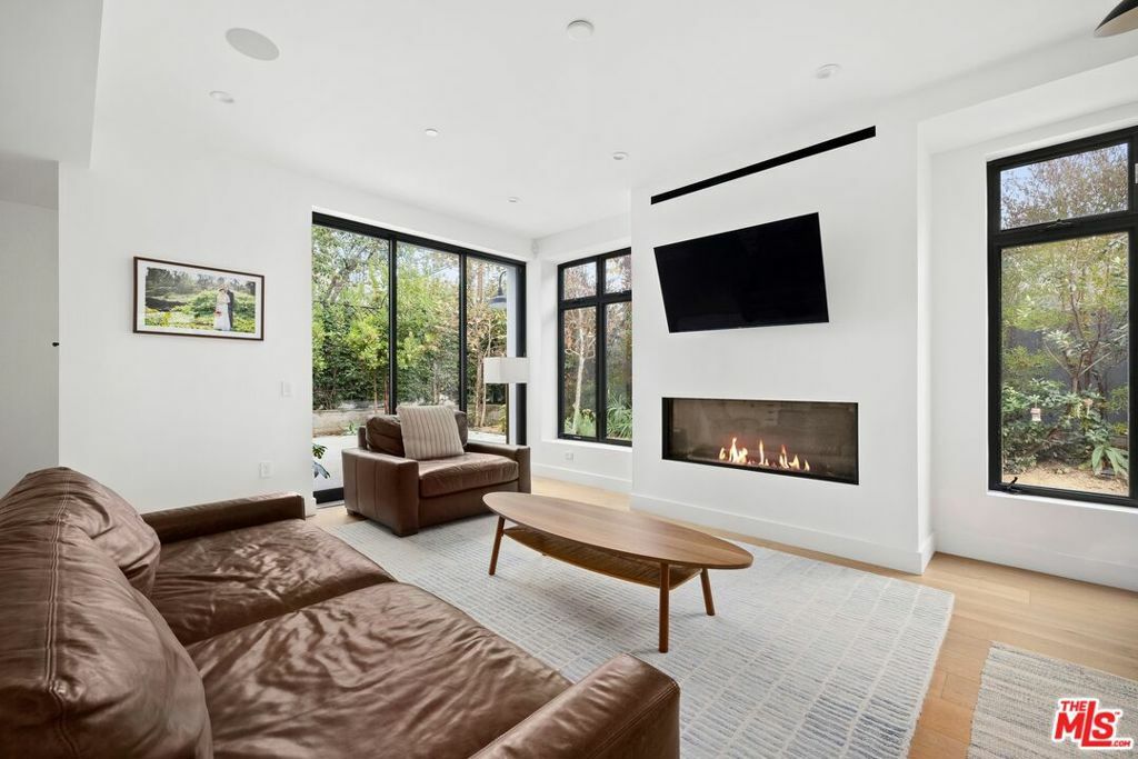 Property Photo: 1037 21st Street CA 90403