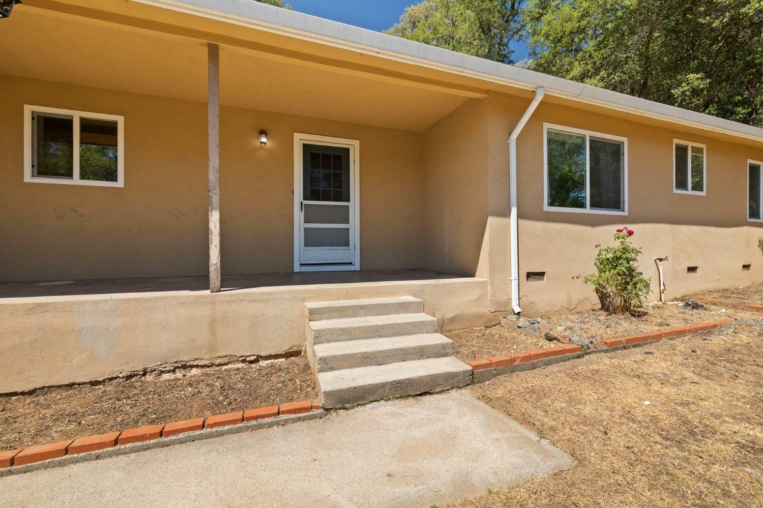 Property Photo:  11124 Circle Drive  CA 95327 