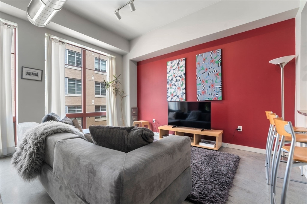 Property Photo:  139 East Berkeley St 301  MA 02118 