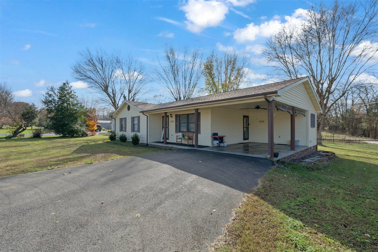 Property Photo:  1305 Summer Shade Road  KY 42166 