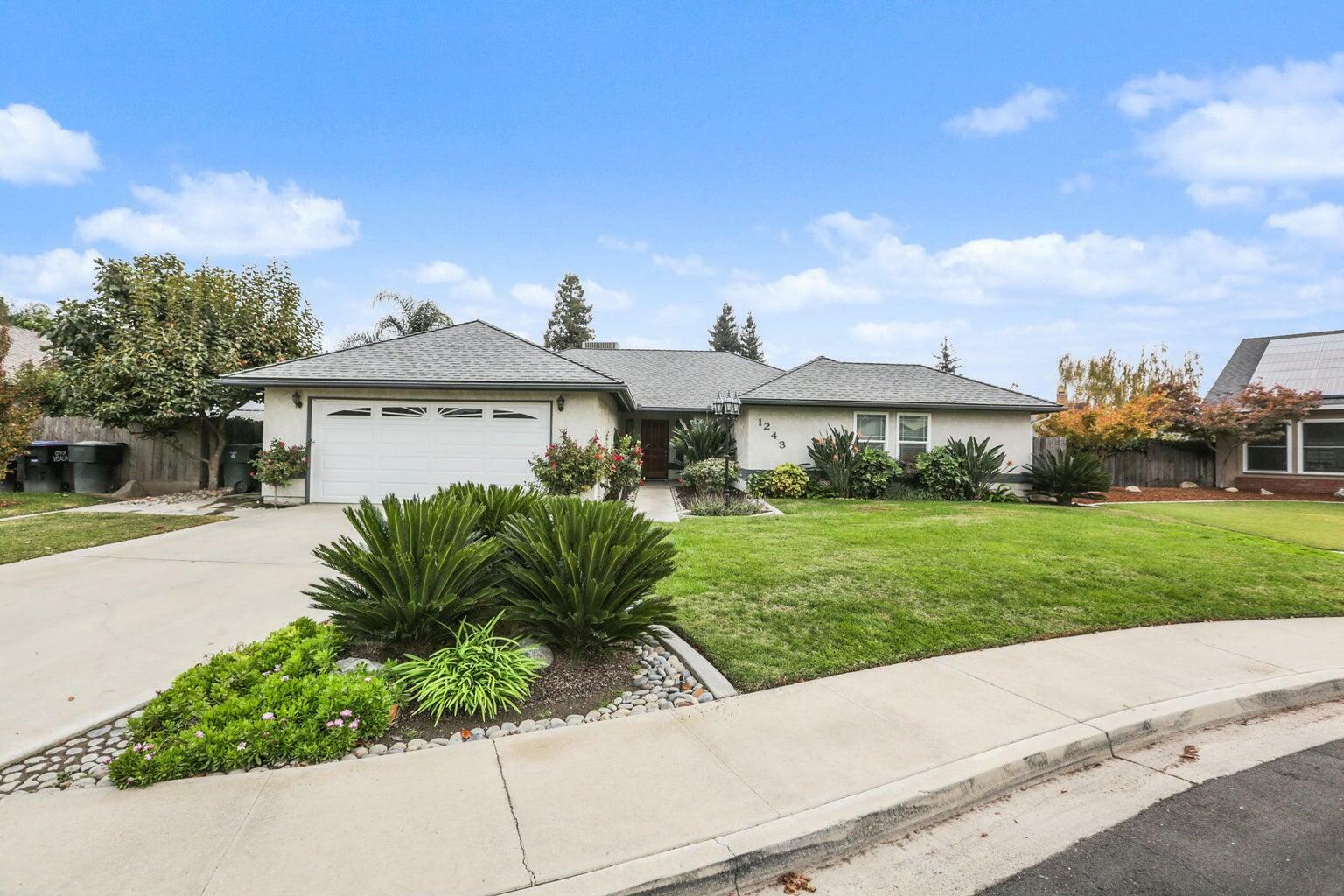 Property Photo: 1243 W Monte Vista Avenue CA 93277