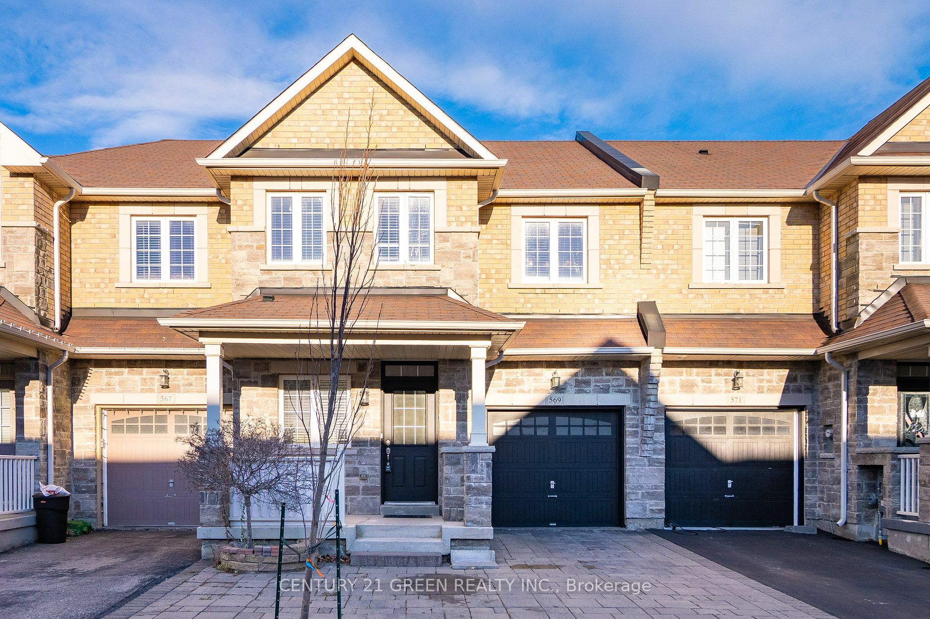 Photo de la propriété:  569 Murray Meadows Pl  ON L9T 8L8 