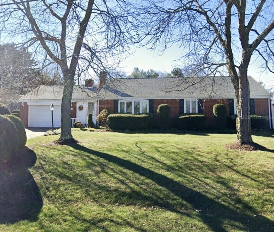 Property Photo: 304 Franklin Dr PA 15241